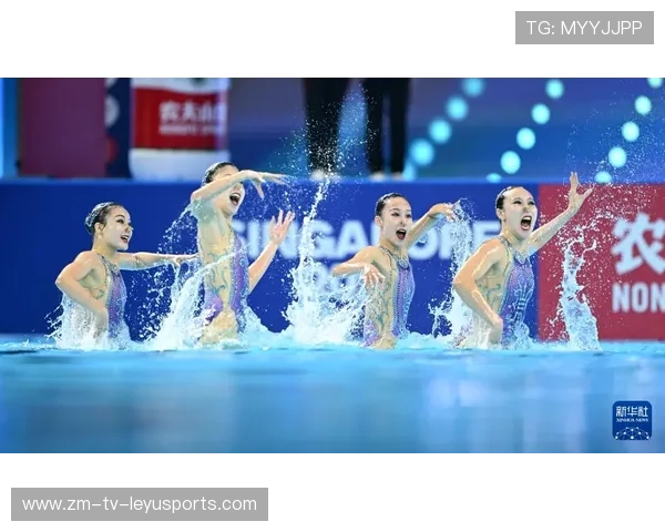 “新加坡游泳赛场:泳者挑战自我,争夺荣誉” “新加坡游泳赛场:泳者挑战自我,争夺荣誉”